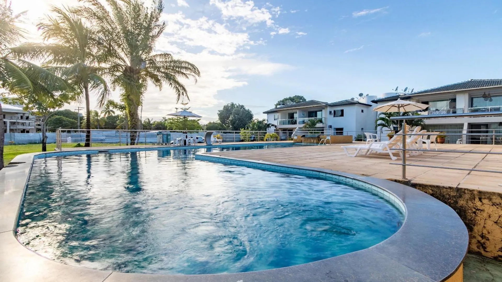 Condominio Com Piscina Na Praia Do Muta Em Porto-Ba - Mut Porto Seguro
