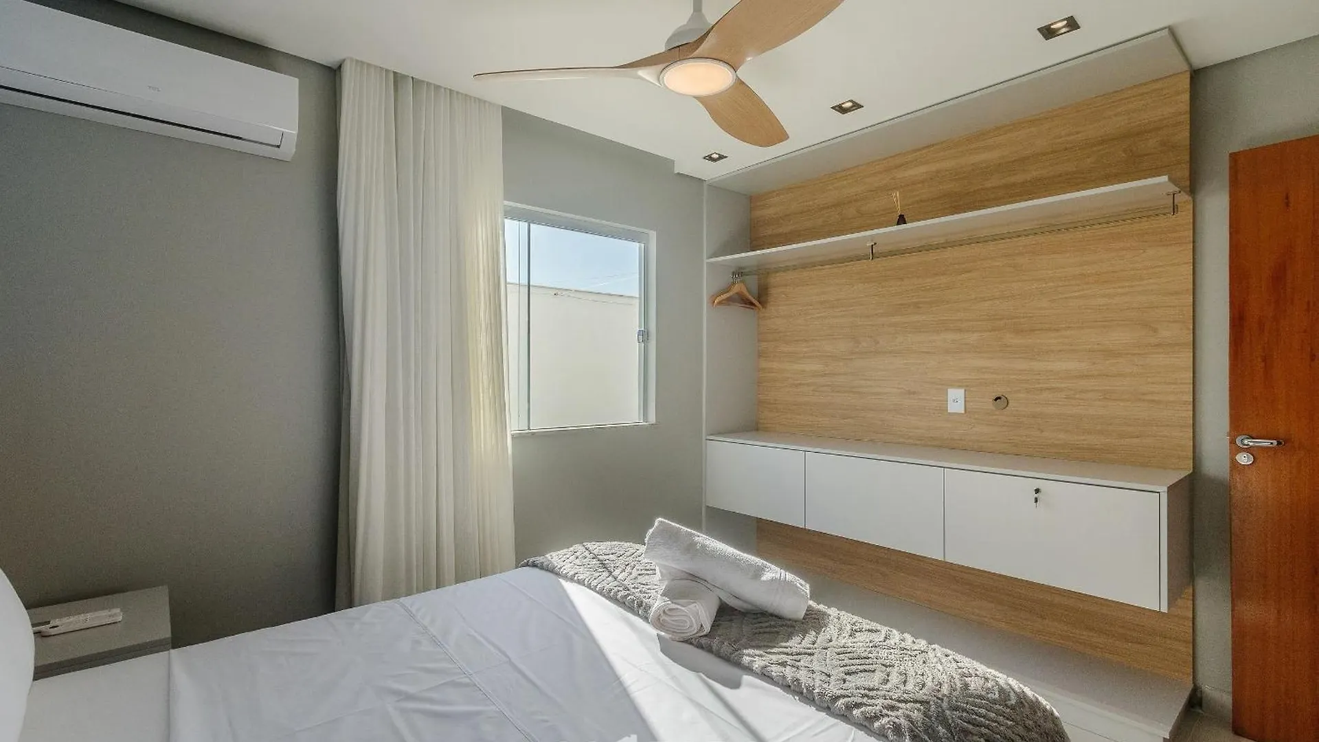 Condominio Com Piscina Na Praia Do Muta Em Porto-Ba - Mut Porto Seguro